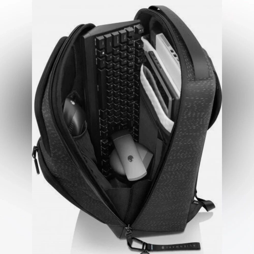 Alienware Backpack - Picture 4 of 10